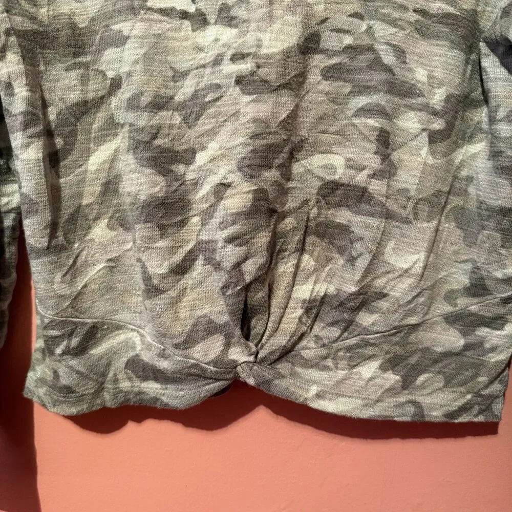 Old Navy Girls Sweater L Large 10/12 Green Camo Army Pullover Hoodie Kids